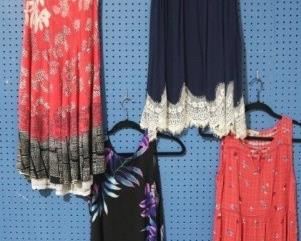 196a - Group of 4 Dresses Floral Black by Ciara Sun Woo, size s Gingham Red Dress by Wonderly, size m Navy & Lace by Umgee, size s Red & Cream by Nic+Zoe, size M
