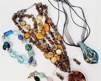 227a - Group jewelry
