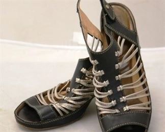 256a - Pair of Pikolinos Strappy Heels, size 38 (8)
