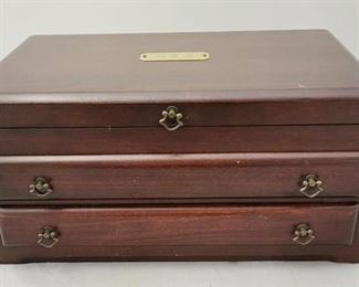 260a - Mahogany Wood Jewelry Box 15" x 9 1/2" x 7"
