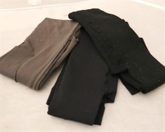 313 - 3 pairs of cold weather leggings, size s
