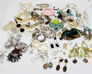 348 - Assorted Lot of Earrings

