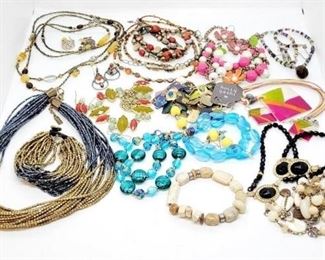353 - Lot of Assorted Jewelry
