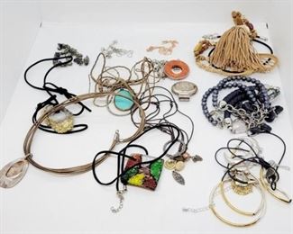 363 - Lot of Assorted Jewelry
