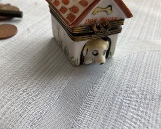 Limoges box. 'dog house'
