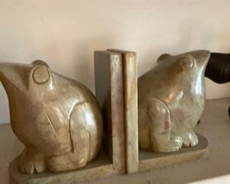 Frog bookends