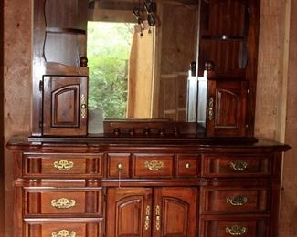 Elgin Collection Dresser and Mirror Shelf