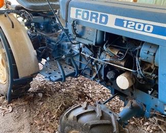Ford 1200 Tractor
Runs Great!
We will be taking bids on the tractor!