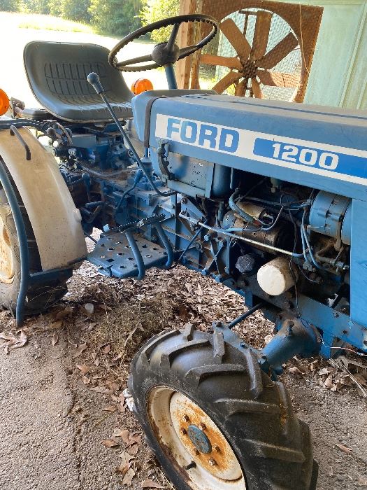Ford 1200 Tractor
Runs Great!
We will be taking bids on the tractor!