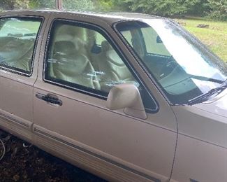 1995 Lincoln Town Car Cartier
We will be taking bids on the Lincoln!