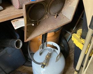  Gas Heater and 5 gallon supply bottle