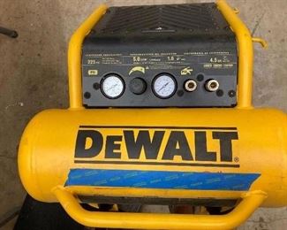 DeWalt Air Compressor, 225 PSI, 4.5 Gal...Almost NEW