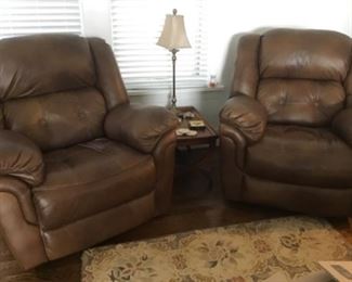 Matching New Comfy Electric Rocker Recliners, very nice