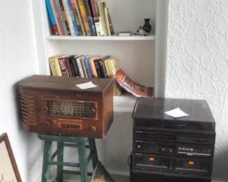 Vintage wood GE Radio