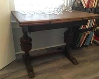 Oak Drawleaf Table