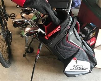 Titleist 6 - PW Irons, Tommy Armour SW, 1, 3, 4, and 5 woods, Auld woodie putter and bag $ 140.00