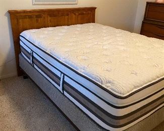 Queen wood headboard with side rails