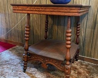Antique Parlor / Lamp Table