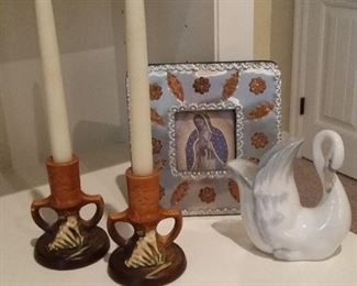 Roseville Freesia pair brown Candle Sticks Candlesticks 1161, Nao Swan