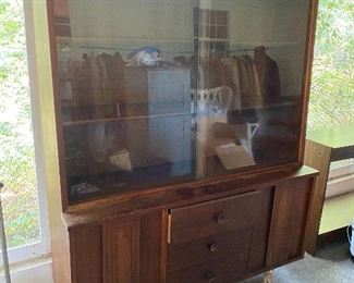 Vintage Stanley MCM china cabinet