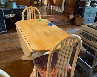 drop leaf table with 4 chairs