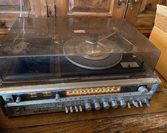 Vintage  Zenith turntable & 8 track (powers on)
