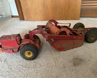 Doepke 28" Pressed Metal Earth Mover