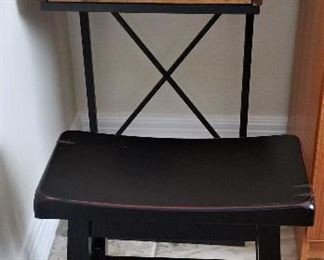 C-table for chair or sofa and 2 stools
