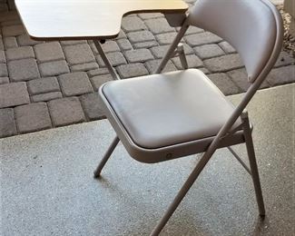 Folding chairs with trays