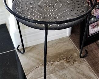 Round metal table or plant stand