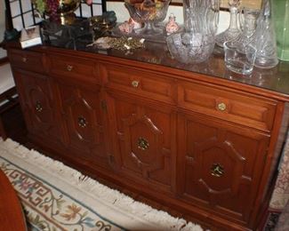 buffet, four drawers over cabinets; removable glass top