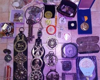 horse tack, bridal medallions, collectibles, advertising, foreign coins
