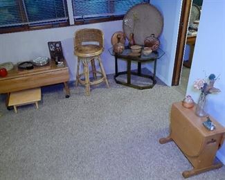 Warren Vienneau vase, pottery, drop leaf tables