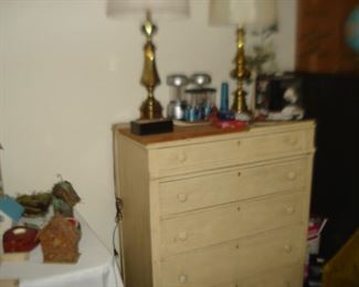 4 drawer chest, brass table lamps