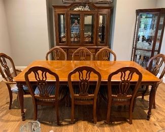 Thomasville Dining Table and Hutch