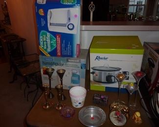 Misc items- vaporizor, humidifier, croc pot, Nuwave cookware
