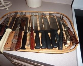 assorted cutting knives