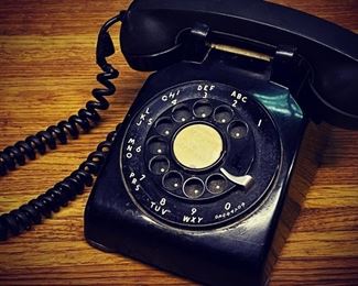1950s Western Electric 500 desk top telephone..........To register and to place bids go to https://capitolsalesservices.hibid.com/ 