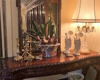 Sofa table; mirror; décor 