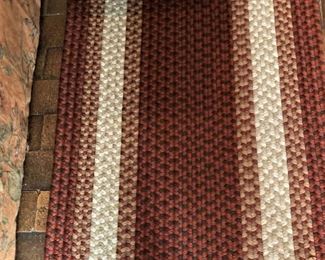 Small rug 2 feet x 5 feet