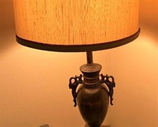 "Urn" lamp
