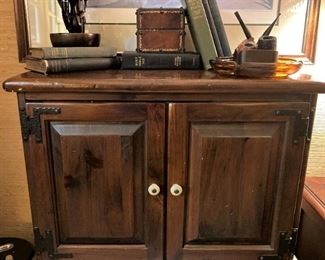 2-door cabinet