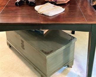 Game table; small chest