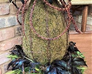 Artificial arrangement