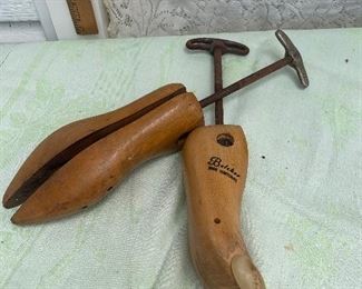 lot 28- vintage shoe stretchers $10