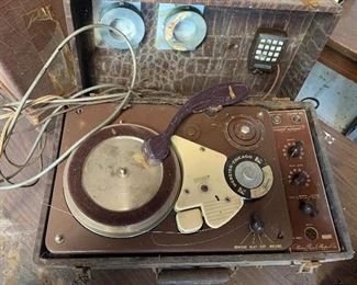 lot 32- needs some work but would be very cool if fixed up $15