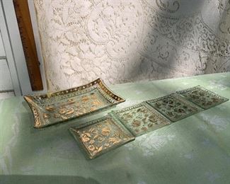 lot 49- glass- gold design- $10