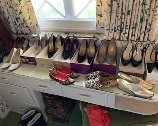 Women’s designer shoes… size 5