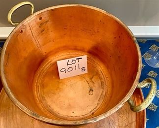 Lot 9011B.  $65.00 William Sonoma Copper Bucket with Brass Handles  Stunning!  Fill with Ice and Serve cold beverages in the bottle!  Or anything else!