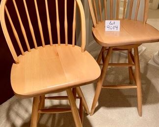Lot 9014. $200.00  Set of Four Maple Swivel Bar Stools, Windsor Backs, made in Yugoslavia, 17.5"W x 20"D x 44" tall,  Seat height is 29" to the ground.  Nice set of bar stools , bar height.
